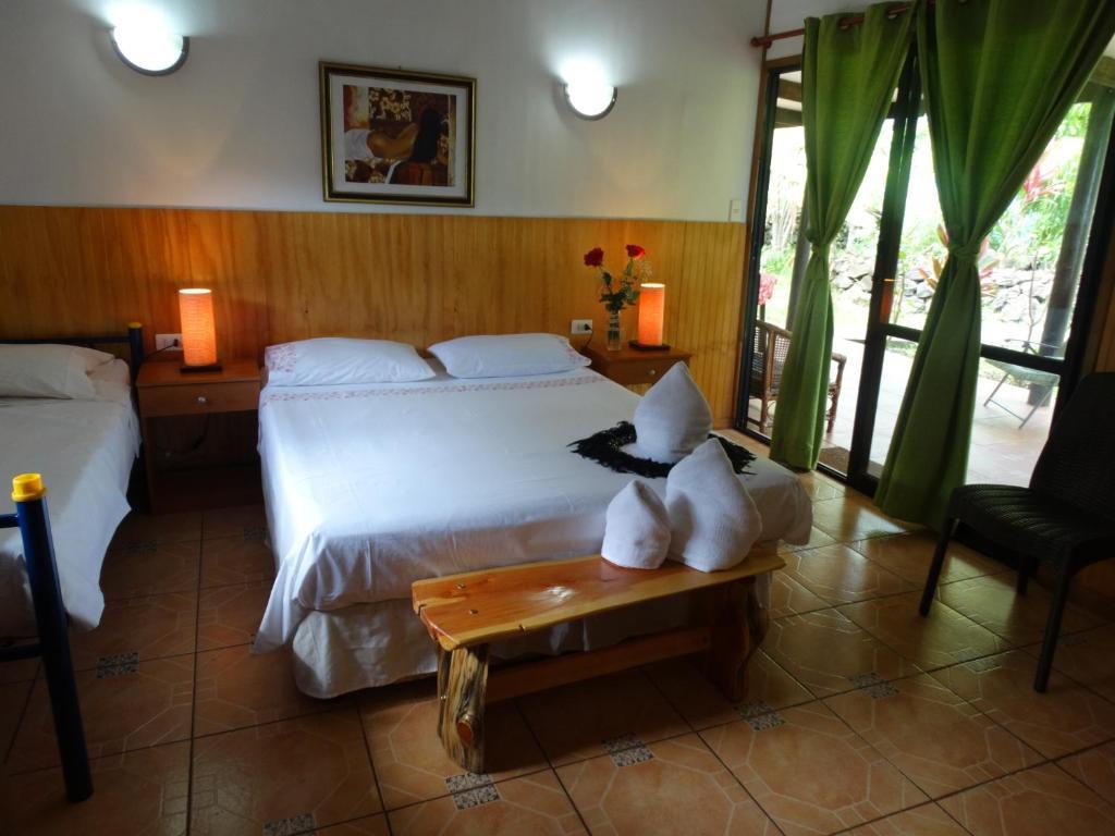 Hotel Atavai Hanga Roa Exteriör bild